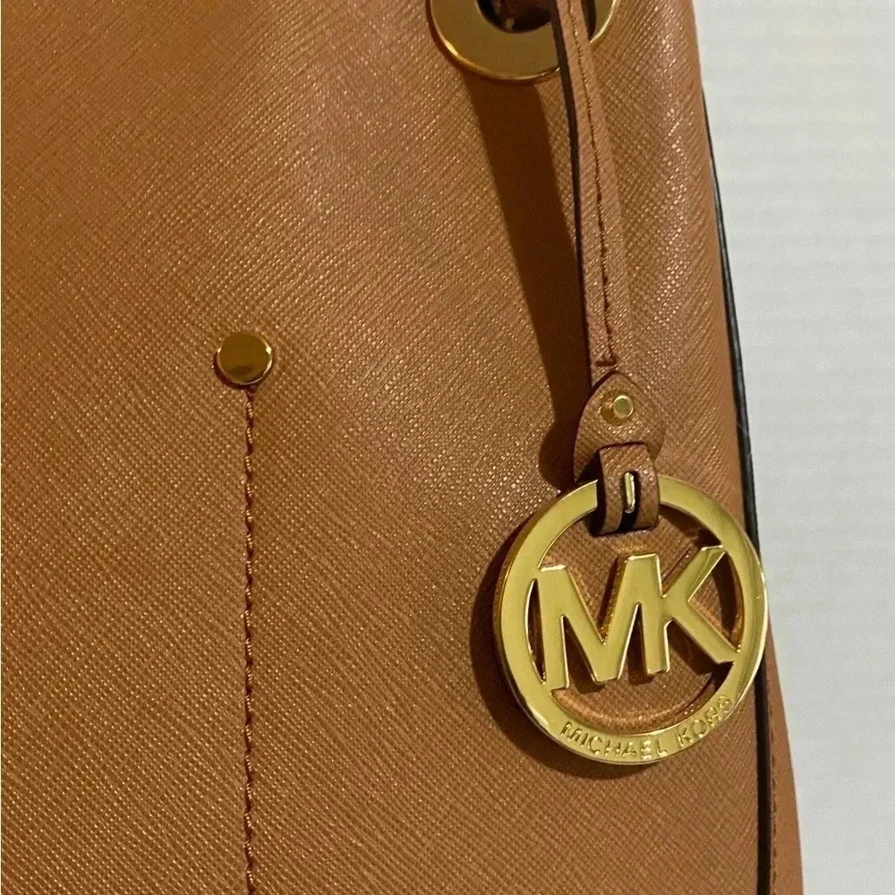 Michael kors brown saffiano leather shoulder handbag